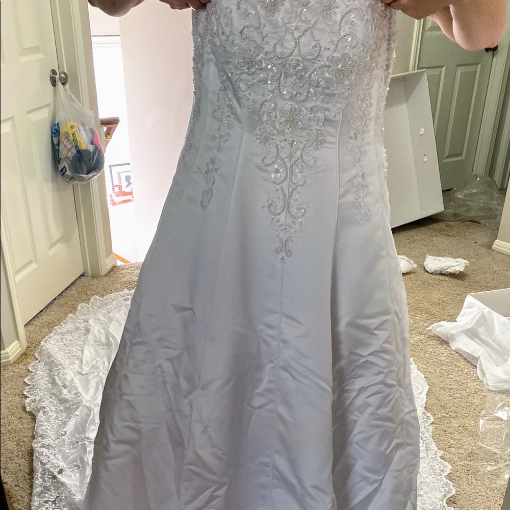 St. Patrick plus size wedding gown - Picture 3 of 6